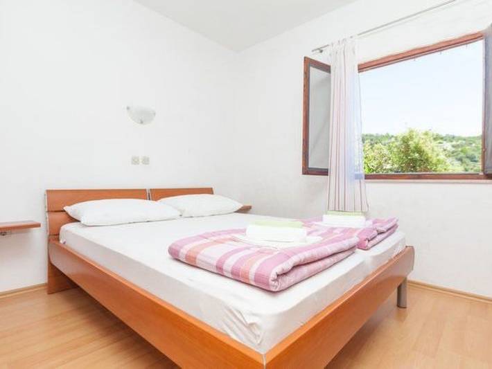 Ganze Wohnung, Appartement mit überdachter Terrasse in Razanj, Šibenik-Knin