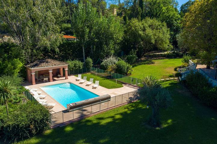 Location de vacances pour 11 personnes, avec jardin et terrasse à Draguignan - 4