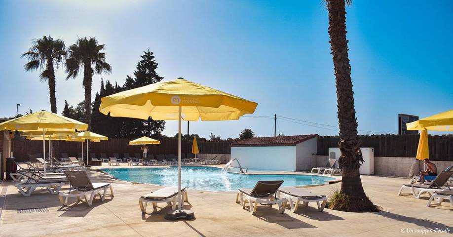 Camping pour 2 personnes, avec piscine, animaux acceptés