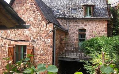 Gîte pour 8 personnes, avec piscine et terrasse à Nauviale