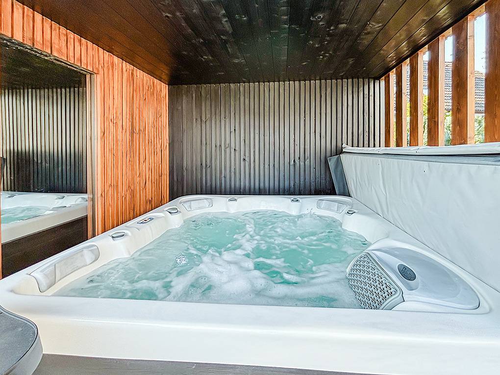 Holiday home for 7 people with hot tub in Pobierowo, Powiat gryficki