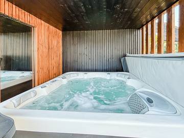 Ferienhaus für 7 Personen, mit Garten und Sauna sowie Whirlpool in Pobierowo