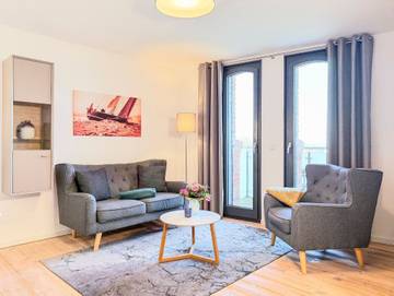 Ferienwohnung für 2 Personen, mit Seeblick und Ausblick sowie Balkon, mit Haustier in Barth