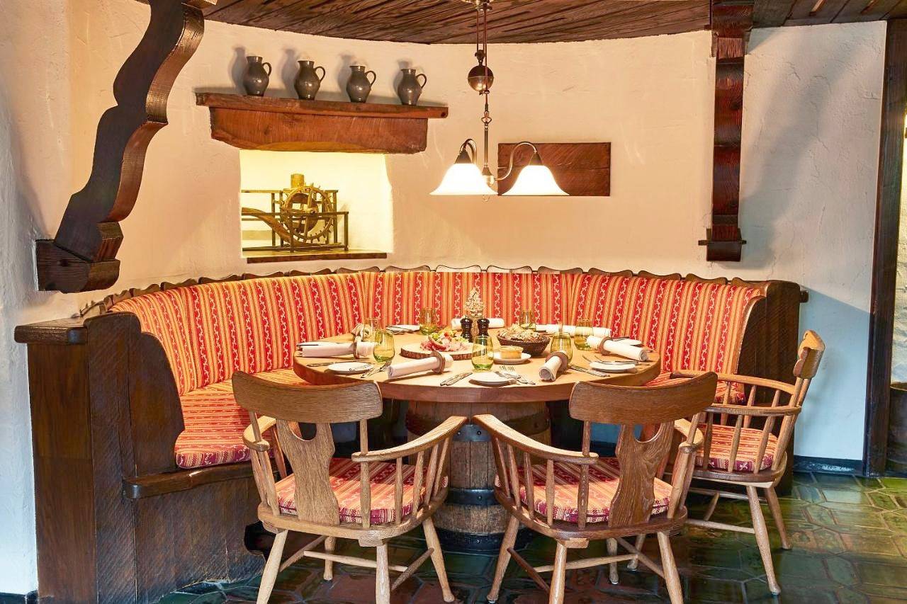 Hotel for 10 people with garden in Frankfurt am Main, South Hesse