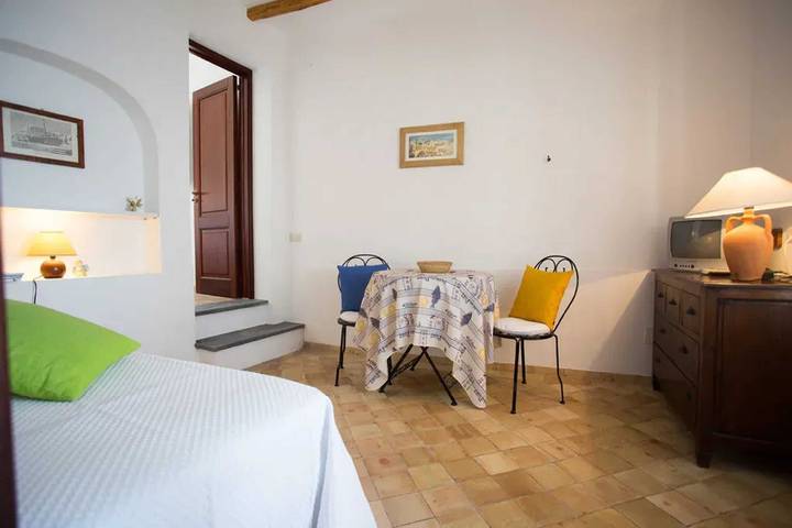 Gîte pour 5 personnes, avec terrasse à Lipari - 4