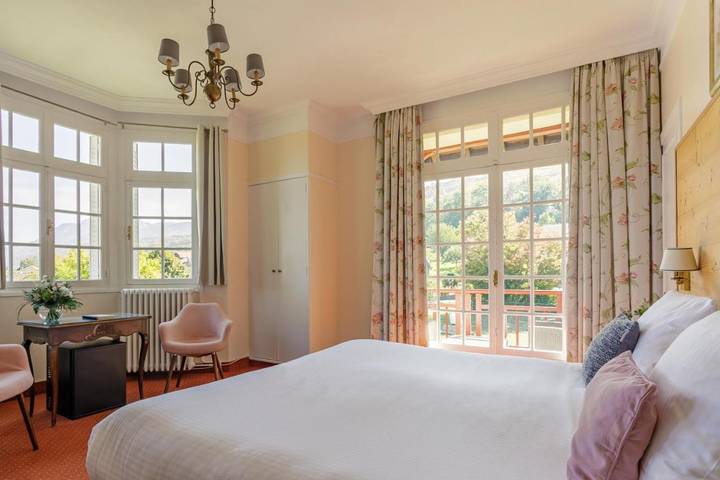 Hôtel pour 6 personnes, avec piscine et jardin, animaux acceptés à Neuvecelle - 2