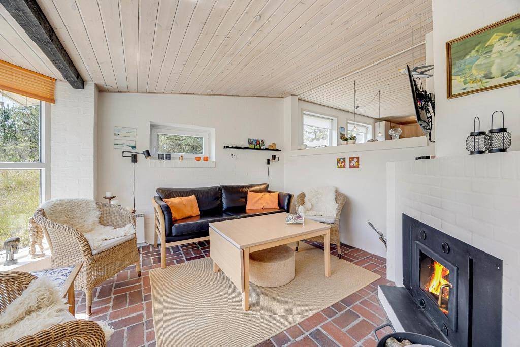 Hygge holiday home with wood-burning stove for 6 people in Blåvand in Blåvand, Région de Varde