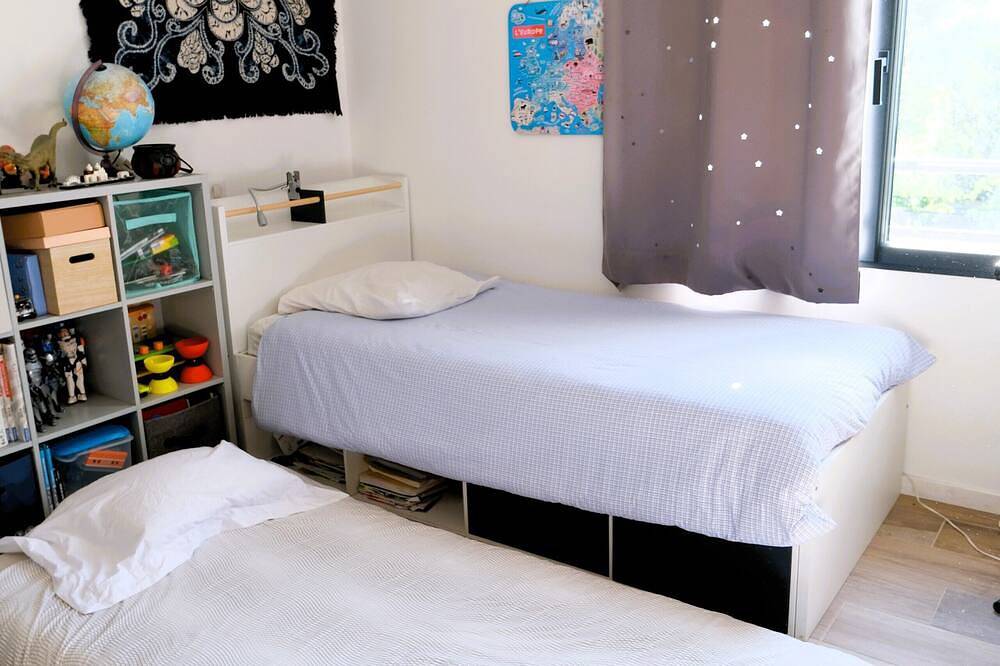 Villa with pool and air conditioning for 8 people between Aix-en-Pce & Marseille in Cabriès, Aix-en-Provence region