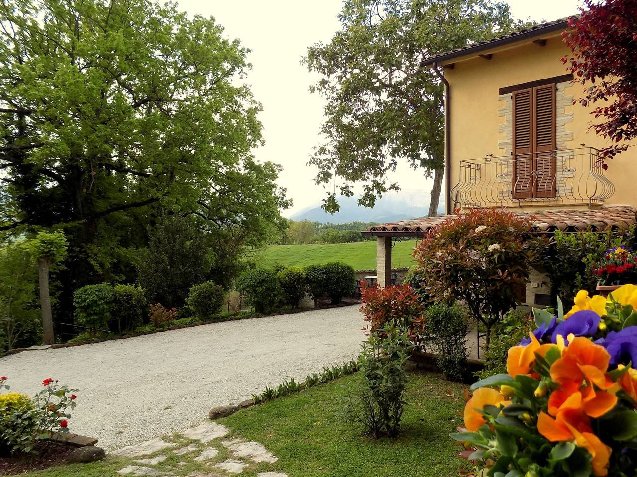 Appartement entier, Flacher Flieder in Cagli, Valle del Metauro