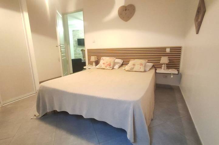 Location de vacances pour 5 personnes, avec terrasse et jardin à Sainte-Lucie-de-Tallano - 4