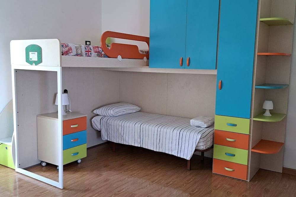 Ganze Wohnung, La Casa di Ale- Entire accommodation - Castelli Romani - 20 Km from Rome Center in Marino, Parco Regionale dei Castelli Romani
