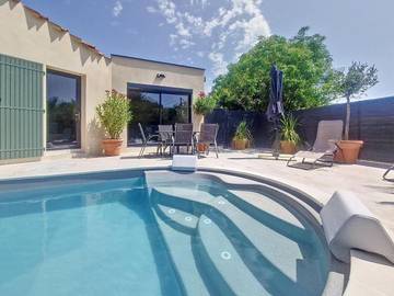 Gîte pour 6 personnes, avec piscine et terrasse à Saint-Maximin (Nimes)