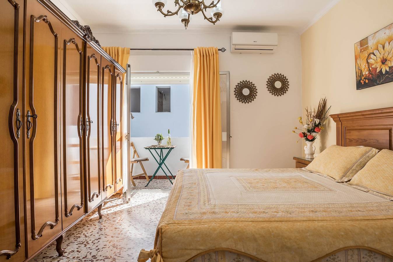 Entire apartment, Charming Apartment “Piso Carmen” in Central Location with Wi-Fi in Conil de la Frontera, Costa de la Luz