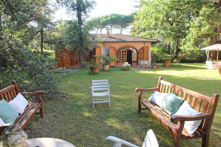 Casa vacanza per 5 persone, con Giardino a Massa
