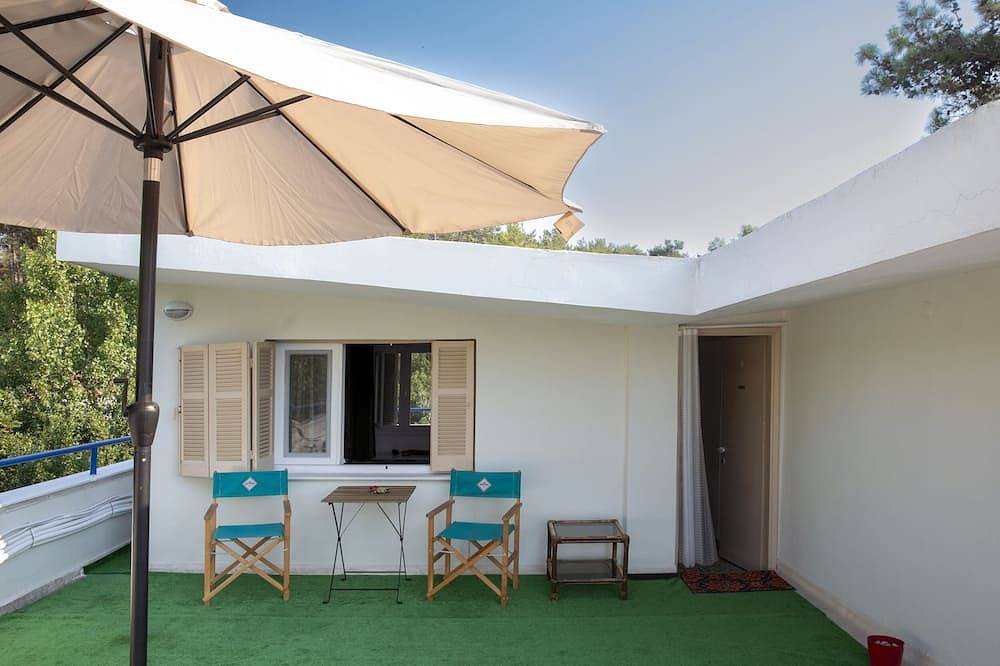 Peaceful roof apartment 3 min from the beach! in Thessaloniki und Umgebung
