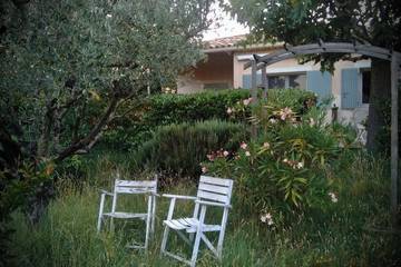 Location de vacances pour 6 personnes, avec jardin et balcon, animaux acceptés à Séguret