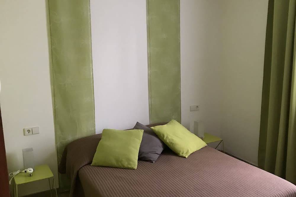 Stehend Villa Roses im Park, privatem Pool, ruhig, alle Dienste in Pau (Spanien), Oberampurien