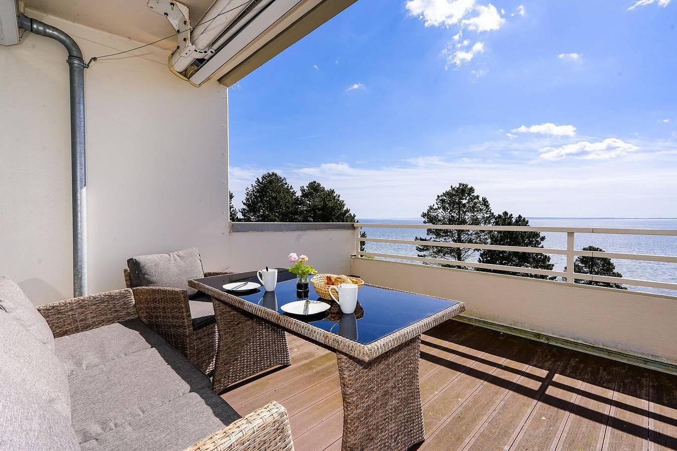 Ganze Wohnung, Die Kleine Düne, Apartment mit Meerblick und überdachtem Balkon direkt am Strand in Sierksdorf, Ostholstein