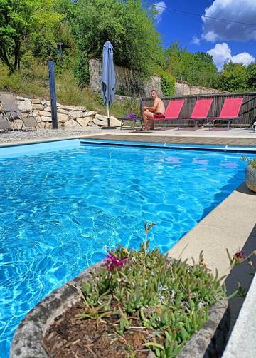 Gîte pour 5 personnes, avec jardin ainsi que terrasse et piscine dans Gorges de la Méouge