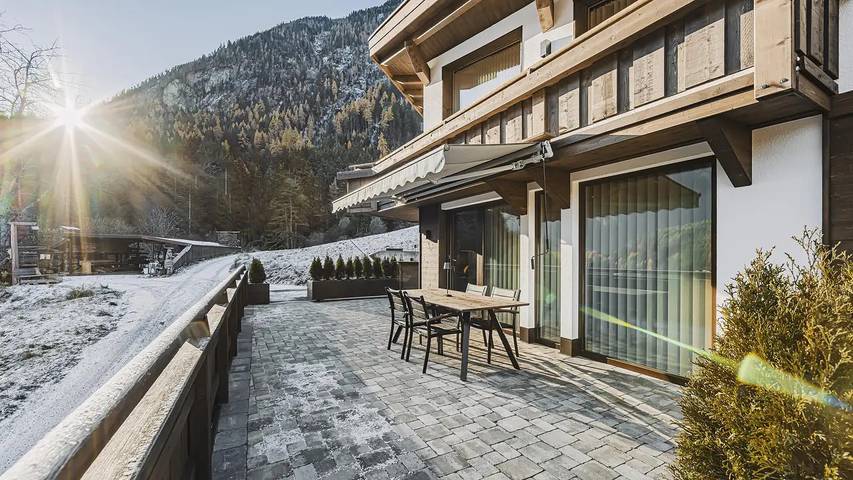 Ferienhaus für 4 Personen, mit Balkon und Sauna sowie Garten in Oetz