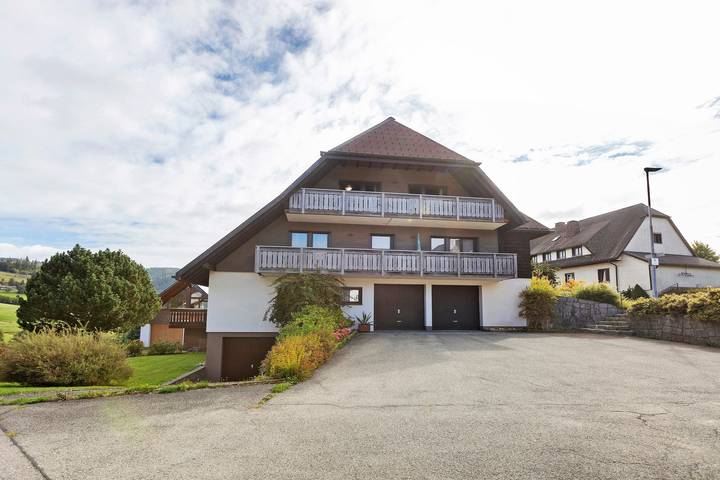 Ganze Wohnung, Ferienwohnung 'Enzian' mit Bergblick, Gemeinschaftsgarten und Wlan in Bernau im Schwarzwald, Südschwarzwald