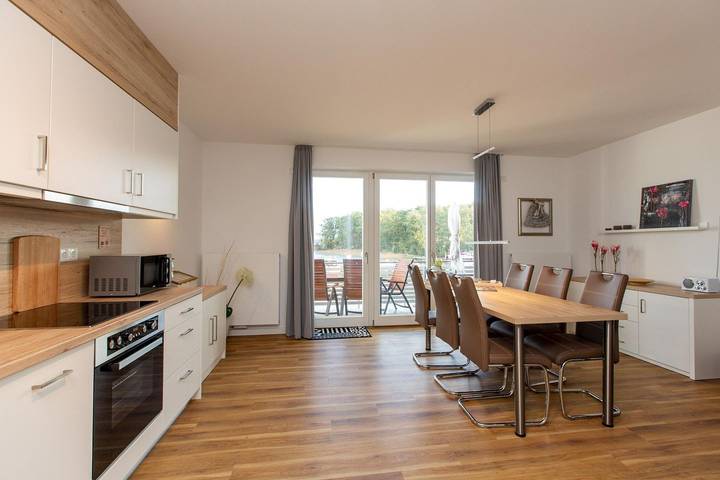 Ferienwohnung für 6 Personen, mit Balkon und Seeblick in Plau am See, Plauer See