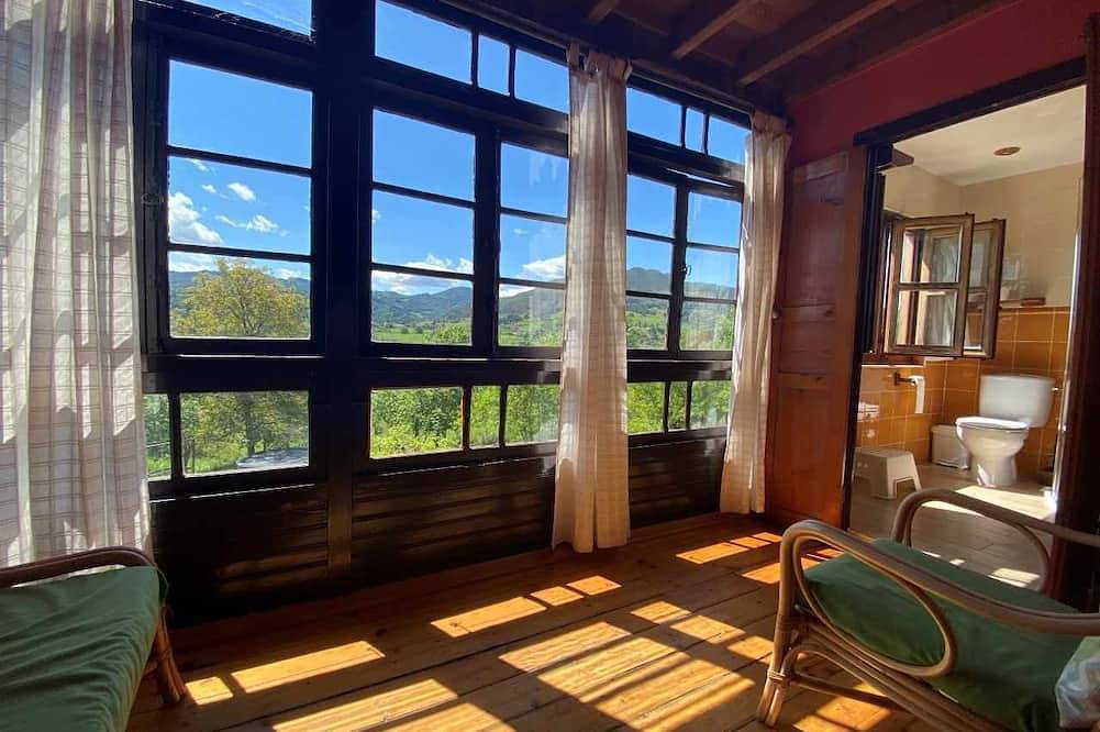 Rural Typical Asturias'S Home in Parres, Costa Verde (Spanien)