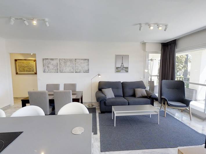 Ganze Wohnung, Modernes Apartment in Marbella für 6 Personen mit Gemeinschaftspool und Strandnähe in San Pedro de Alcántara, Marbella