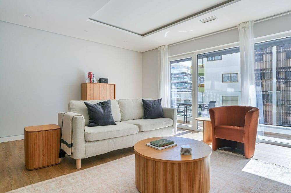Ganze Wohnung, Blueground | Carcavelos, turnkey home + kitchen in Parede, Carcavelos e Parede