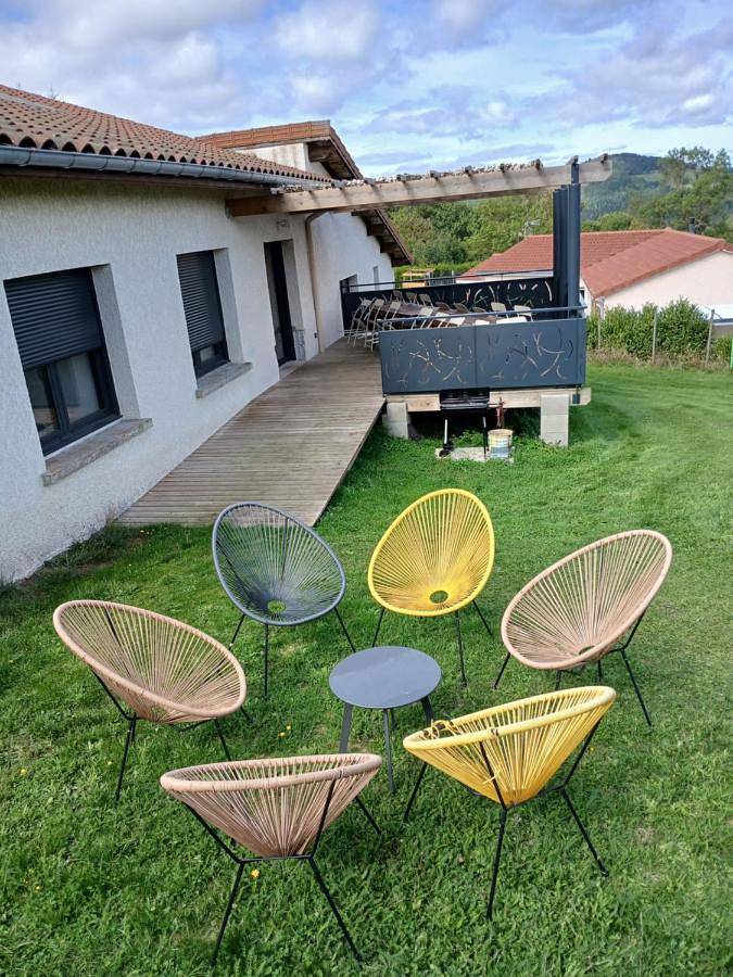 Location de vacances pour 29 personnes, avec vue et jardin dans Passerelle himalayenne des gorges du Lignon - 2