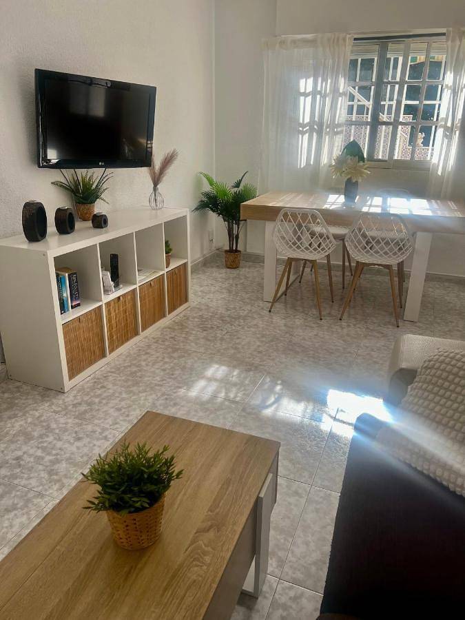 Apartamento entero, Casa Carmen primera linea de playa in Playa del Palo, Málaga