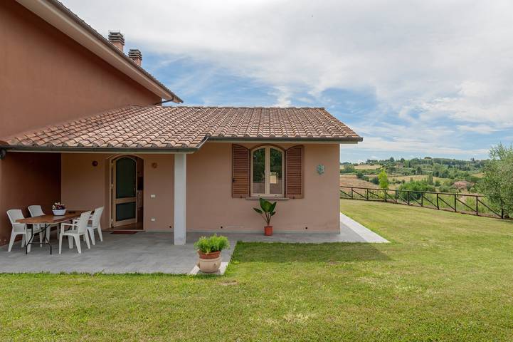 Ganze Wohnung, Poggio Novello – Agriturismo in Peccioli mit Pool und Gartenblick in Peccioli, Pisa Provinz