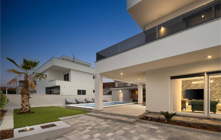 Ferienhaus für 8 Personen in Sukosan - 2