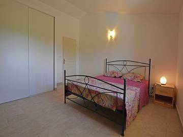 Cottage pour 6 personnes, avec terrasse ainsi que piscine et jardin à Saint-Laurent-de-Carnols