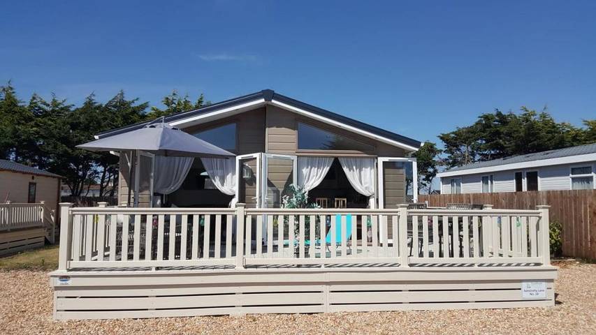 Holiday rental for 8 people, with Balcony and Terrace as well as Garden and Pool in Portsmouth
