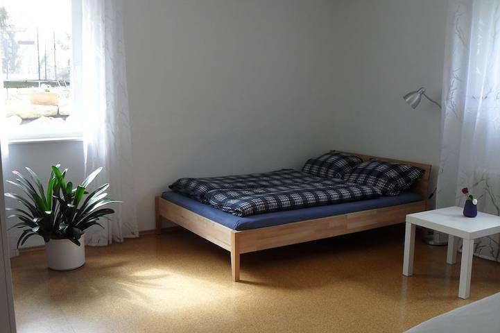 Ganze Wohnung, Ruhige Nichtraucher-Ferienwohnung mit schönem Garten in Freiburg-Gundelfingen in Gundelfingen, Südschwarzwald