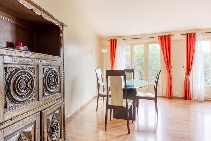Gîte pour 6 personnes, avec Balcon ainsi que Terrasse et Jardin à Vaujours