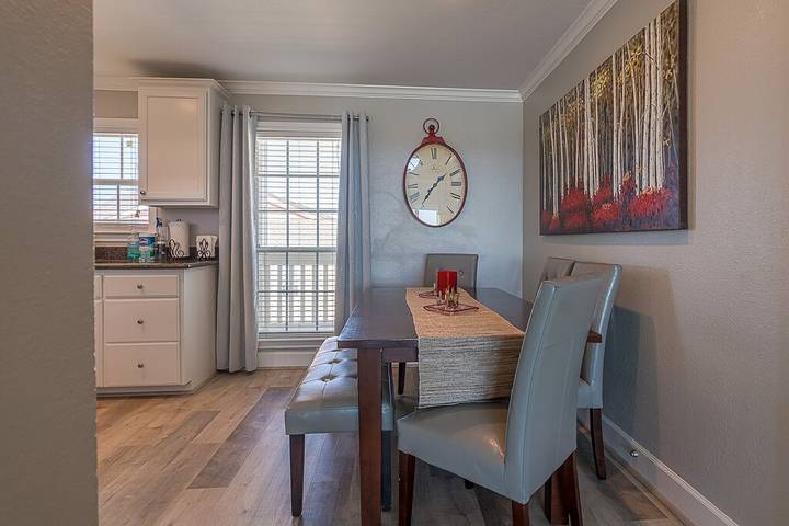 Vacation rental for 7 people, with hot tub and pool as well as balcony in Texas Gulf Coast