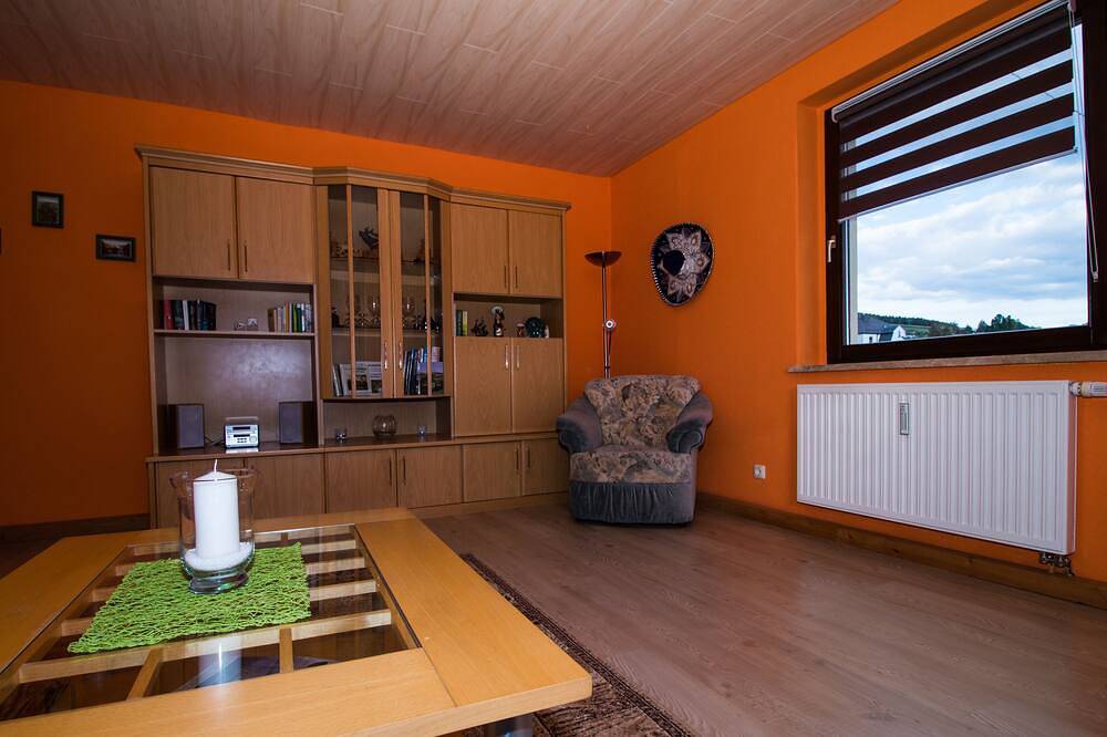 Ganze Wohnung, Erholung und Entspannung am Balkon des Erzgebirges in Bernsbach, Lauter-Bernsbach