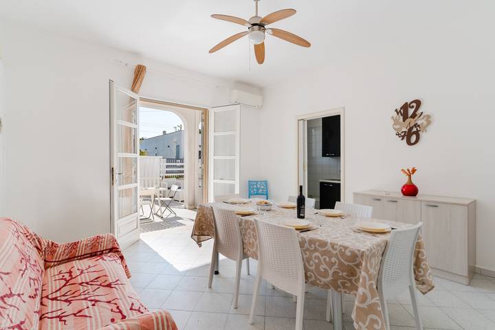 Casa vacanze 'Airone' con vista mare, Wi-Fi e aria condizionata in Lido Congedo, Porto Cesareo
