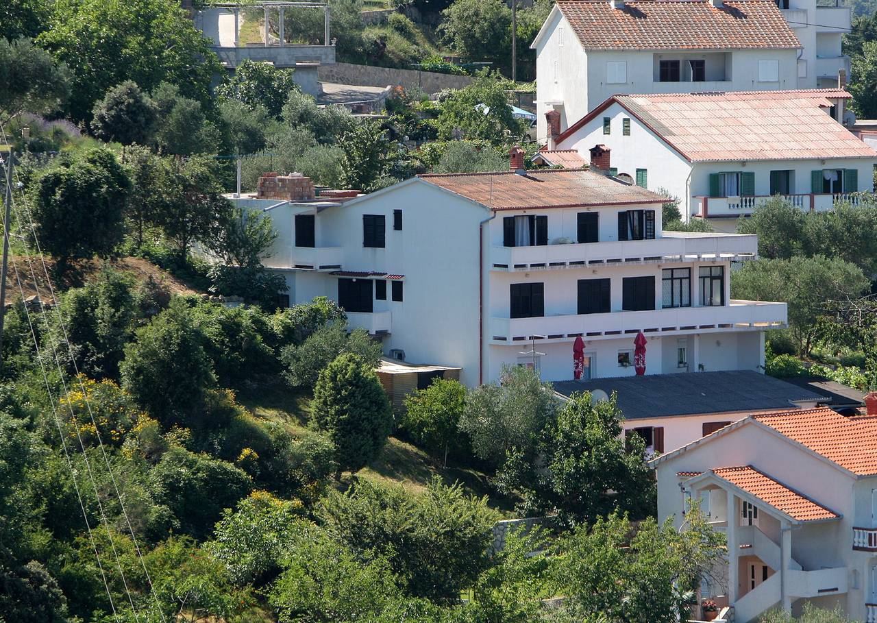 Ganze Wohnung, 2-Zimmer-Ferienwohnung mit Terrasse und Meerblick Kampor, Rab A-5056-a in Kampor, Rab