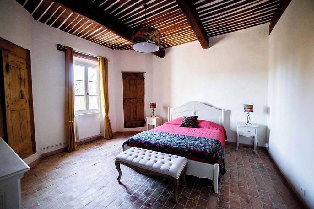 Gîte de l'Olivier-La Roseraie du Val'ensoleillé in Valensole, Parc naturel régional du Verdon