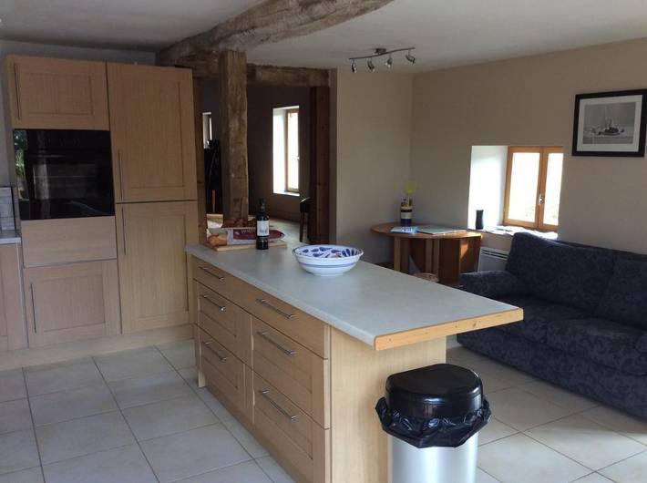 Location de vacances pour 5 personnes, avec vue ainsi que piscine et jardin, animaux acceptés à Chassenon - 2