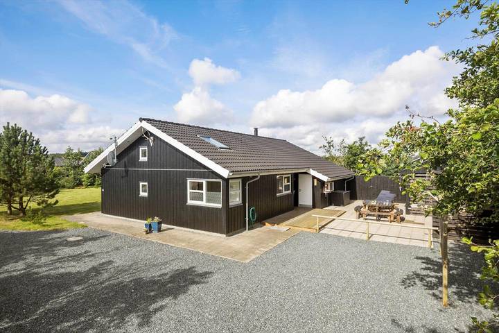 Ferienhaus für 8 Personen, mit Whirlpool und Terrasse sowie Garten und Sauna in Jammerbugt