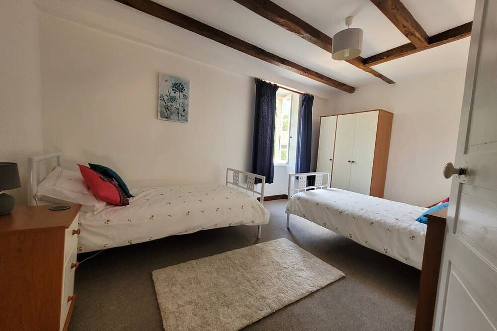 The Coach House-3 Bed-2 Bath-Garden-Petsok-Freep in Saint-Mathieu, Parque Natural Regional Périgord-Limousin