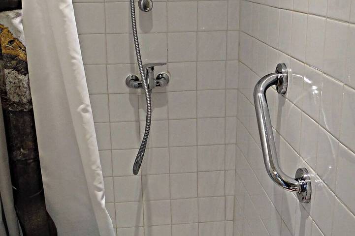 Gîte pour 4 personnes, avec balcon à Vals-les-Bains - 4