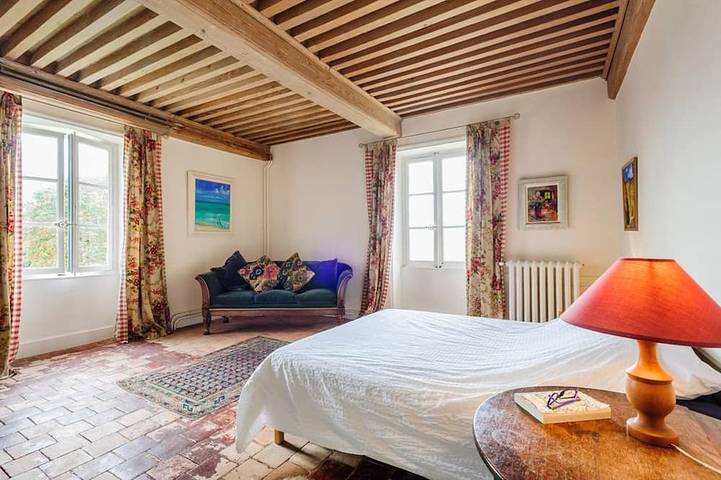 Château pour 15 personnes, avec jardin dans Auvergne-Rhône-Alpes - 4