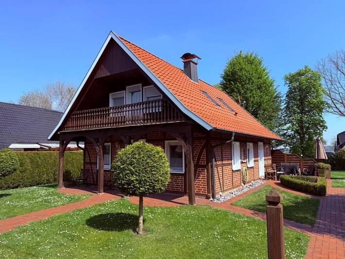 Ferienwohnung für 6 Personen, mit Balkon und Terrasse sowie Garten und Ausblick in Damme