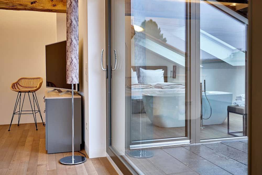 Ganze Wohnung, Modern mit dem Flair d. Tradition - Penthouse- 86qm - 2 Pers. - gr. Dachterrasse in Murnau am Staffelsee, Das Blaue Land