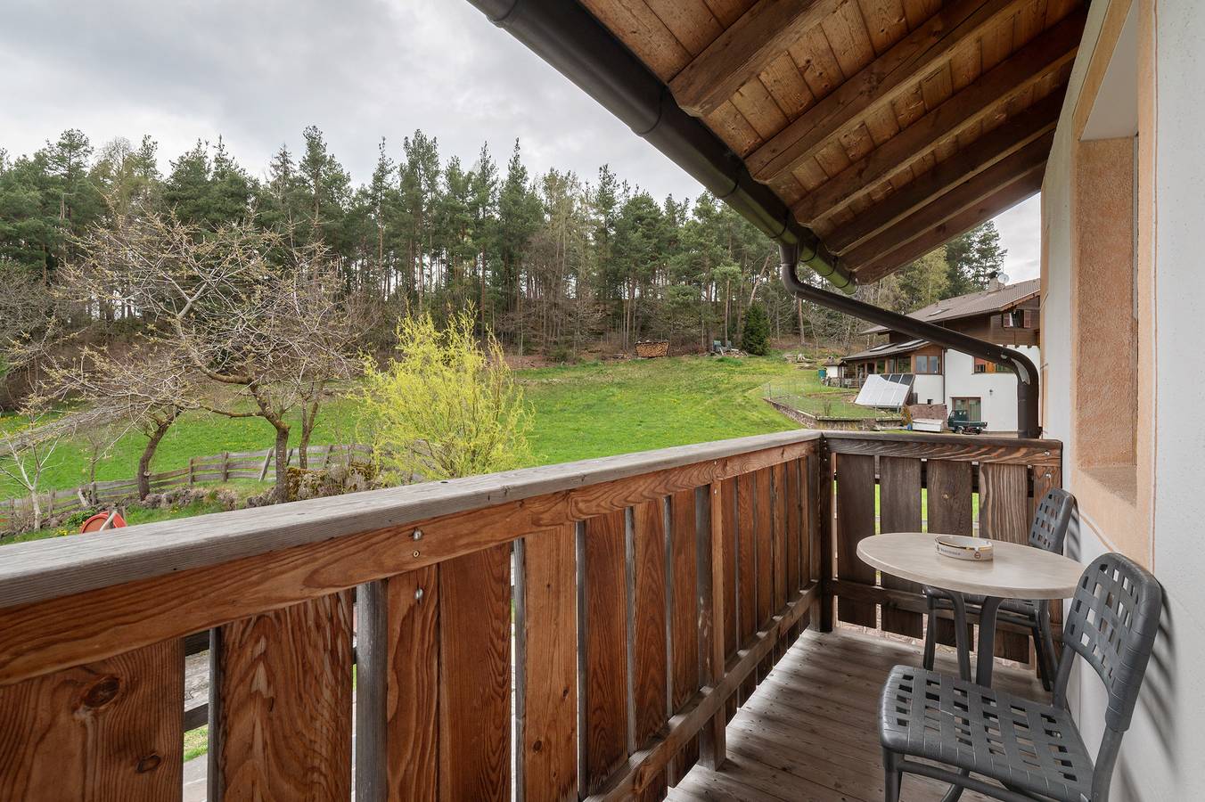 Ganze Wohnung, Ferienwohnung 'Dorf' mit Bergblick, Gemeinschaftsgarten und Wi-Fi in Tiosels, Kastelruth